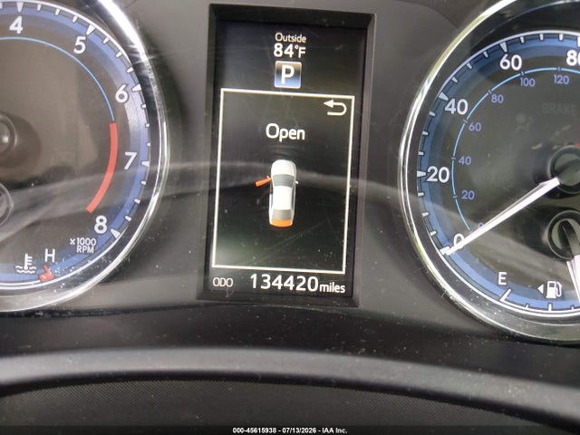 Продаж на аукціоні авто 2018 Toyota Corolla Se, vin: 5YFBURHE8JP753560, номер лоту: 45615938