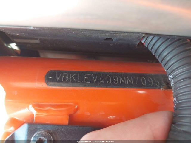 45616012 :رقم المزاد ، VBKLEV409MM709545 vin ، 2021 Ktm 690 Enduro R مزاد بيع