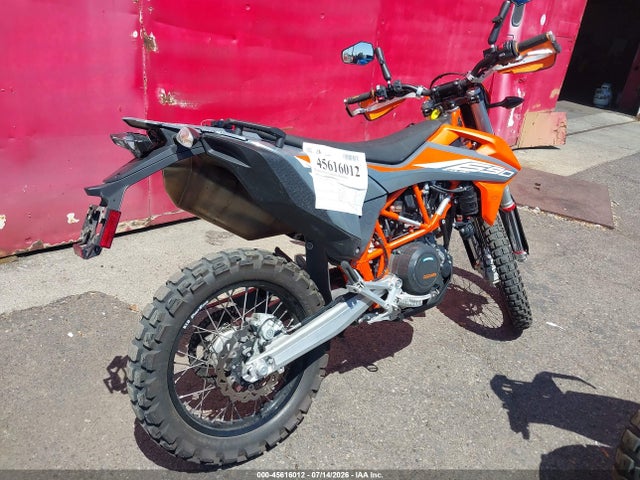 45616012 :رقم المزاد ، VBKLEV409MM709545 vin ، 2021 Ktm 690 Enduro R مزاد بيع