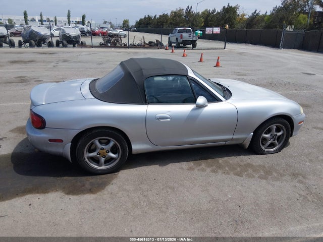 Продаж на аукціоні авто 2003 Mazda Mx-5 Miata Cloth/ls/se/shinsen, vin: JM1NB353230311101, номер лоту: 45616313