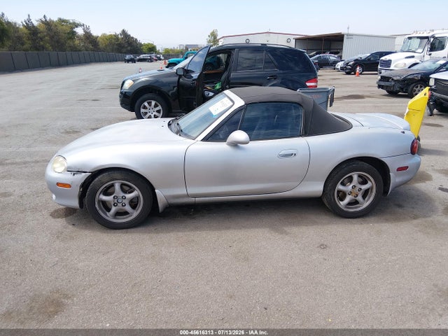 Продаж на аукціоні авто 2003 Mazda Mx-5 Miata Cloth/ls/se/shinsen, vin: JM1NB353230311101, номер лоту: 45616313