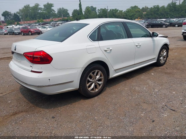 1VWAT7A31GC062722 Volkswagen Passat 1.8t S