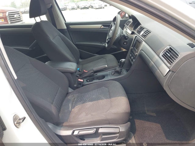 1VWAT7A31GC062722 Volkswagen Passat 1.8t S