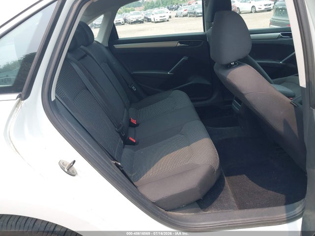 1VWAT7A31GC062722 Volkswagen Passat 1.8t S