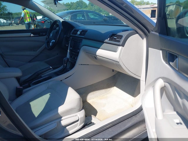 Продаж на аукціоні авто 2015 Volkswagen Passat 2.0l Tdi Se, vin: 1VWBV7A39FC034003, номер лоту: 45616656