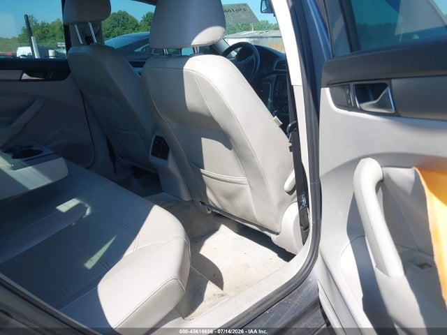 Продаж на аукціоні авто 2015 Volkswagen Passat 2.0l Tdi Se, vin: 1VWBV7A39FC034003, номер лоту: 45616656