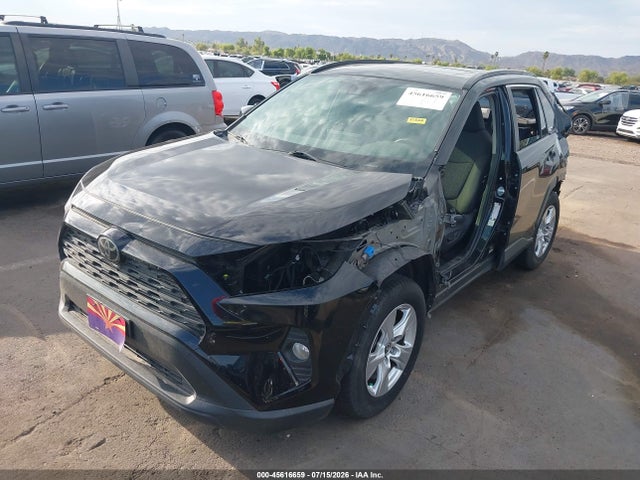 Toyota Rav4 Xle 2020 JTMW1RFV3LJ020191 Image 2