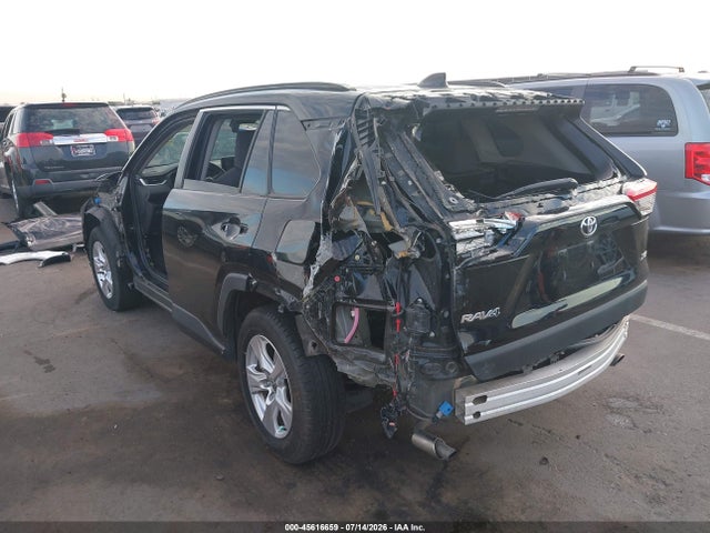 Toyota Rav4 Xle 2020 JTMW1RFV3LJ020191 Image 3