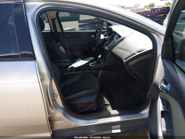 Ford FOCUS SE 2014 1FADP3F23EL374718 Image 5