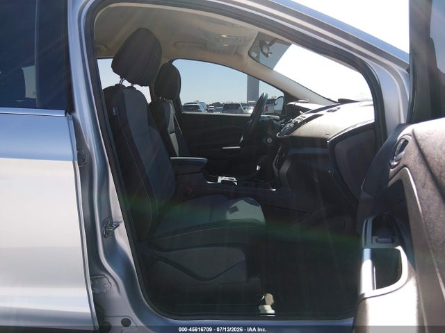 1FMCU9GD7HUE50372 Ford ESCAPE SE