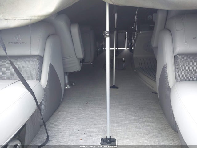 Pontoon Regency 2020 BUJ54738H920 Image 5