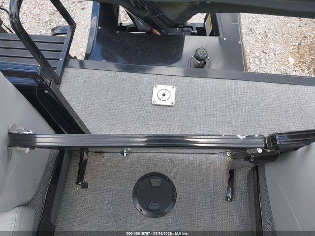 Pontoon Regency 2020 BUJ54738H920 Image 6