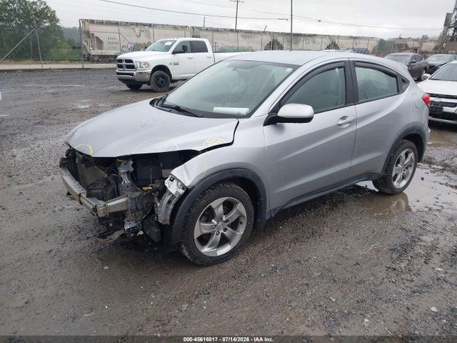 Honda HR-V LX 2017 3CZRU6H31HM700156 Image 2