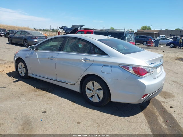 Hyundai SONATA HYBRID 2014 KMHEC4A49EA115375 Image 3