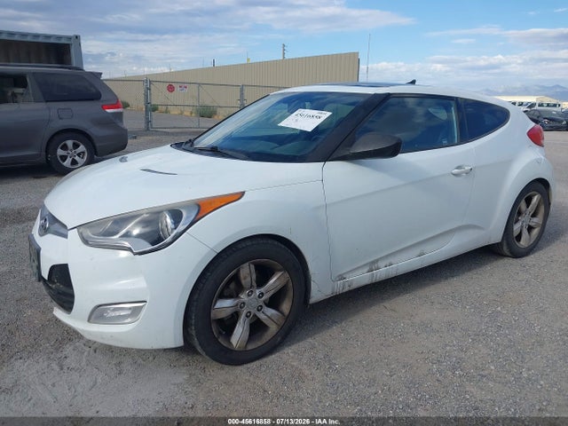 Hyundai Veloster Base W/black 2014 KMHTC6AD8EU191039 Image 2