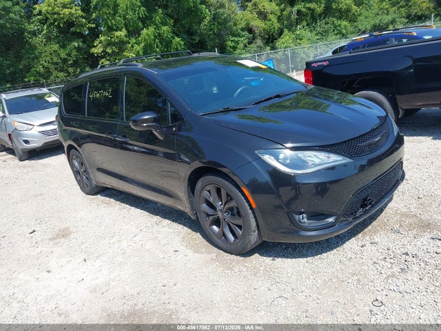 45617062 :رقم المزاد ، 2C4RC1FG8JR261120 vin ، 2018 Chrysler Pacifica Touring Plus مزاد بيع
