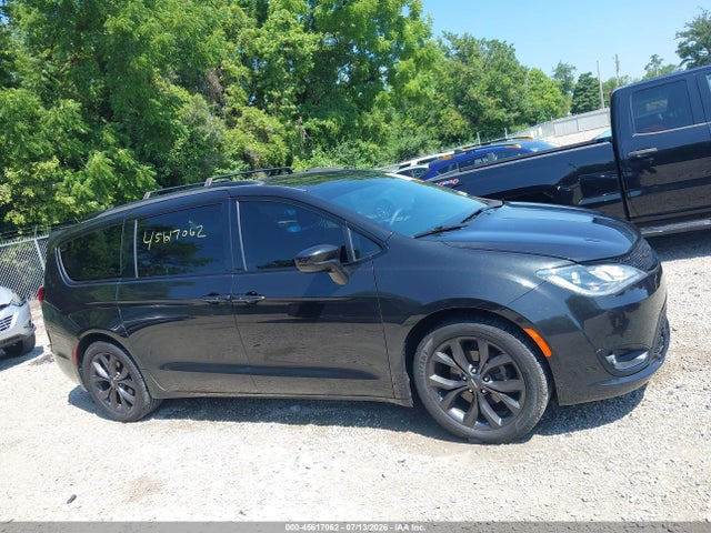 45617062 :رقم المزاد ، 2C4RC1FG8JR261120 vin ، 2018 Chrysler Pacifica Touring Plus مزاد بيع