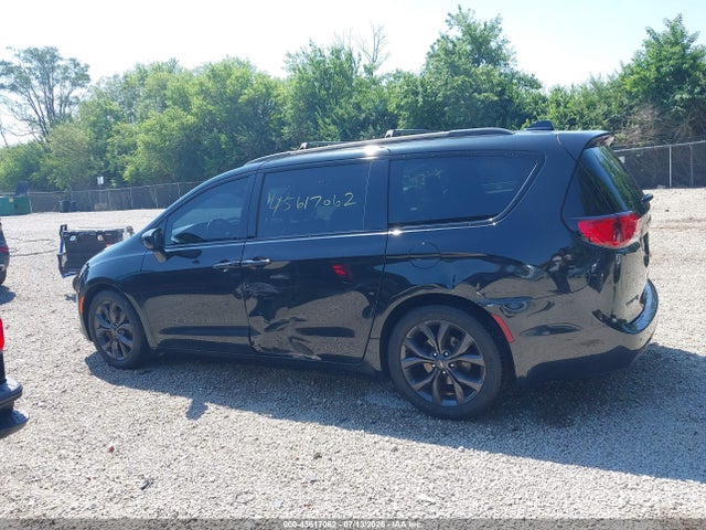 45617062 :رقم المزاد ، 2C4RC1FG8JR261120 vin ، 2018 Chrysler Pacifica Touring Plus مزاد بيع