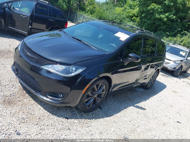 45617062 :رقم المزاد ، 2C4RC1FG8JR261120 vin ، 2018 Chrysler Pacifica Touring Plus مزاد بيع