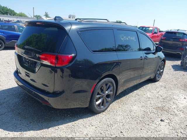 45617062 :رقم المزاد ، 2C4RC1FG8JR261120 vin ، 2018 Chrysler Pacifica Touring Plus مزاد بيع