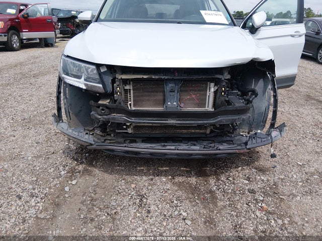 Auction sale of the 2019 Volkswagen Tiguan 2.0t Se/2.0t Sel/2.0t Sel R-line/2.0t Sel R-line Black, vin: 3VV3B7AX4KM011225, lot number: 45617079