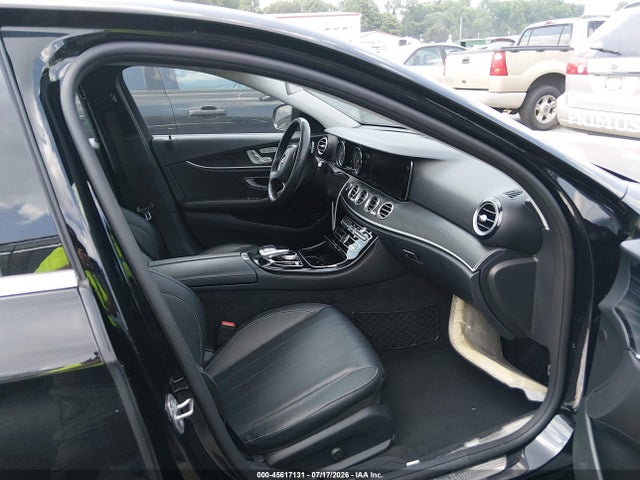45617131 :رقم المزاد ، WDDZF4JB4HA085899 vin ، 2017 Mercedes-benz E 300 مزاد بيع