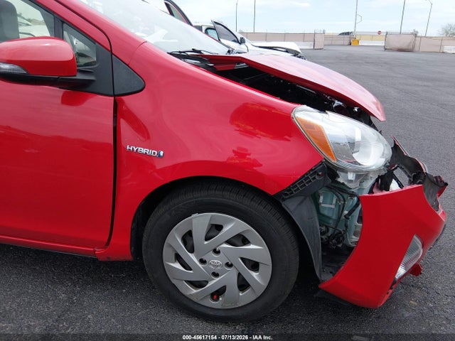 JTDKDTB30G1134968 Toyota Prius C One