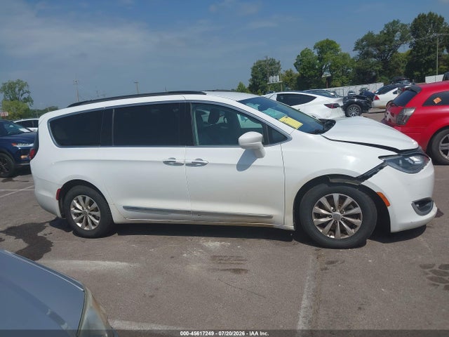 45617249 :رقم المزاد ، 2C4RC1BGXHR620645 vin ، 2017 Chrysler Pacifica Touring-l مزاد بيع