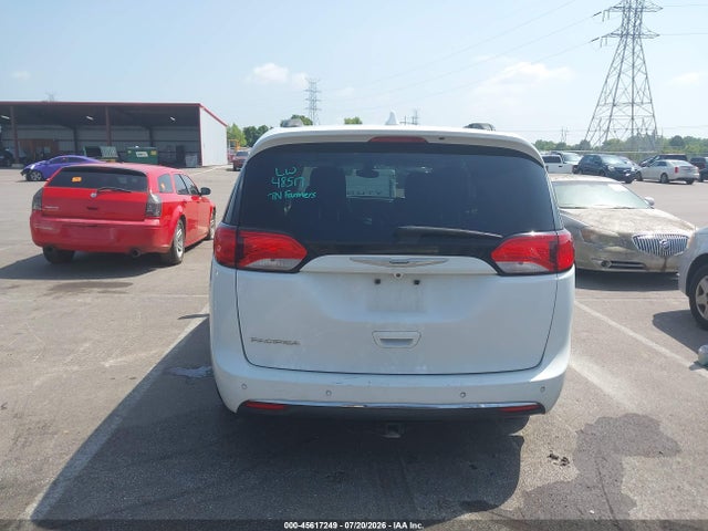 45617249 :رقم المزاد ، 2C4RC1BGXHR620645 vin ، 2017 Chrysler Pacifica Touring-l مزاد بيع