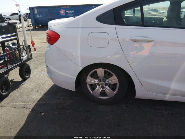 1G1BC5SM8G7305561 Chevrolet Cruze Ls Auto