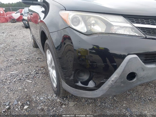 2T3ZFREV9FW145136 Toyota RAV4 LE