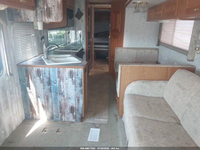 Продаж на аукціоні авто 2003 Freightliner Chassis X Line Motor Home, vin: 4UZAAJBV13CK69283, номер лоту: 45617383