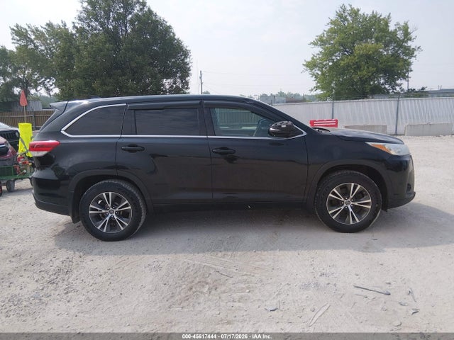 Продаж на аукціоні авто 2017 Toyota Highlander Le Plus, vin: 5TDBZRFH0HS375539, номер лоту: 45617444
