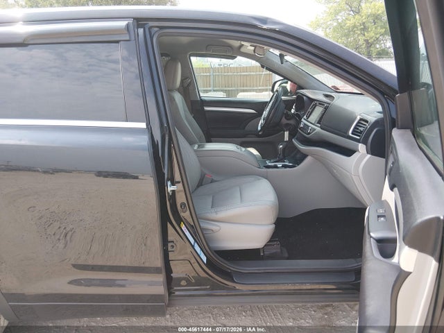 Продаж на аукціоні авто 2017 Toyota Highlander Le Plus, vin: 5TDBZRFH0HS375539, номер лоту: 45617444