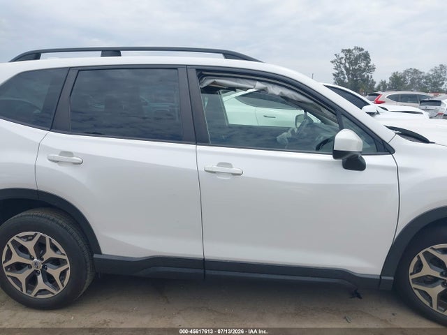 2021 Subaru Forester Premium მანქანა იყიდება აუქციონზე, vin: JF2SKAFC8MH536357, აუქციონის ნომერი: 45617613