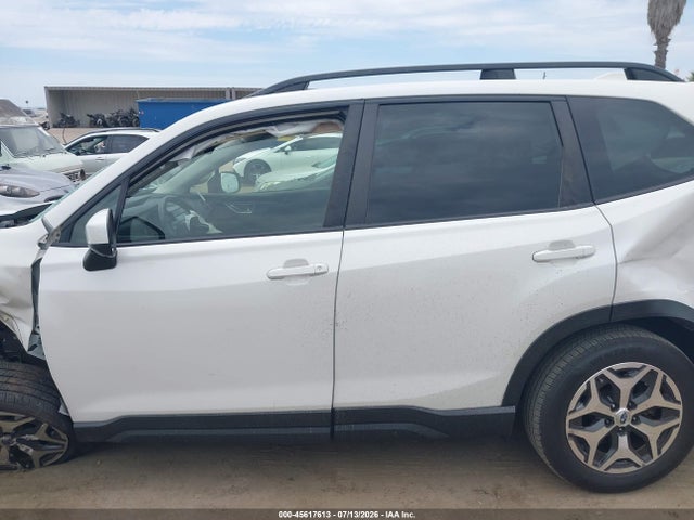 2021 Subaru Forester Premium მანქანა იყიდება აუქციონზე, vin: JF2SKAFC8MH536357, აუქციონის ნომერი: 45617613