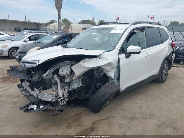 2021 Subaru Forester Premium მანქანა იყიდება აუქციონზე, vin: JF2SKAFC8MH536357, აუქციონის ნომერი: 45617613