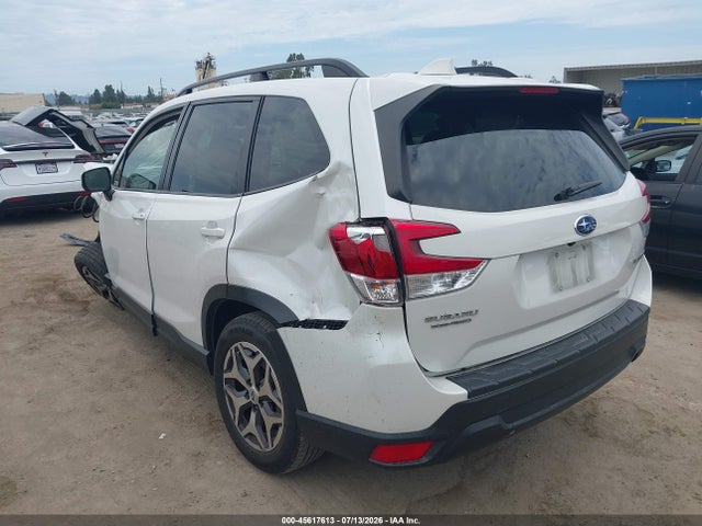 2021 Subaru Forester Premium მანქანა იყიდება აუქციონზე, vin: JF2SKAFC8MH536357, აუქციონის ნომერი: 45617613