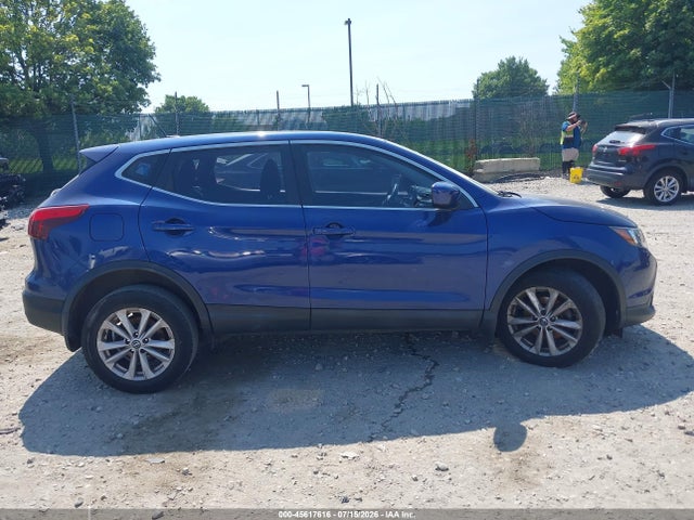 JN1BJ1CR3KW348528 Nissan Rogue Sport S