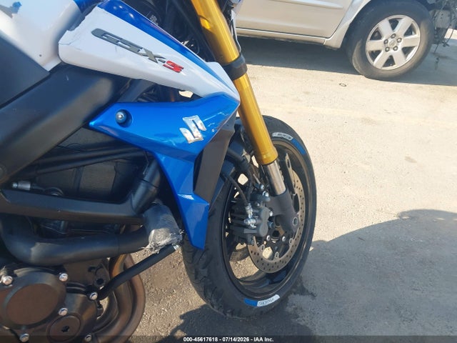 Suzuki GSX-S750 2015 JS1GR7NA0F2102016 Image 15