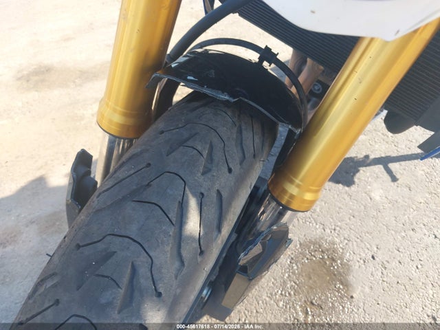 Suzuki GSX-S750 2015 JS1GR7NA0F2102016 Image 18