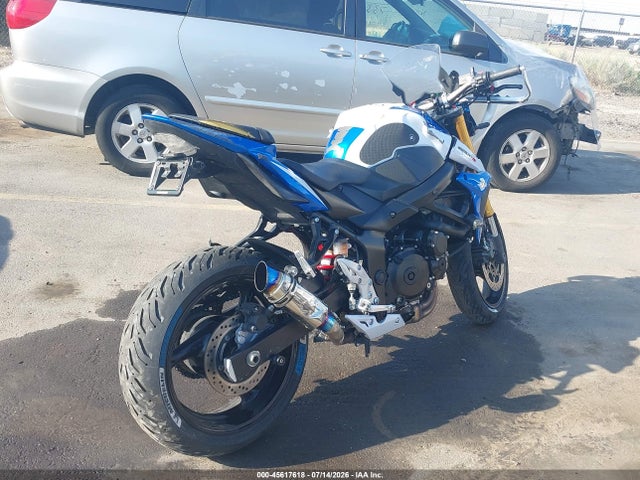 Suzuki GSX-S750 2015 JS1GR7NA0F2102016 Image 4