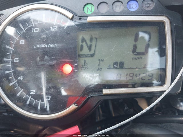 Suzuki GSX-S750 2015 JS1GR7NA0F2102016 Image 7