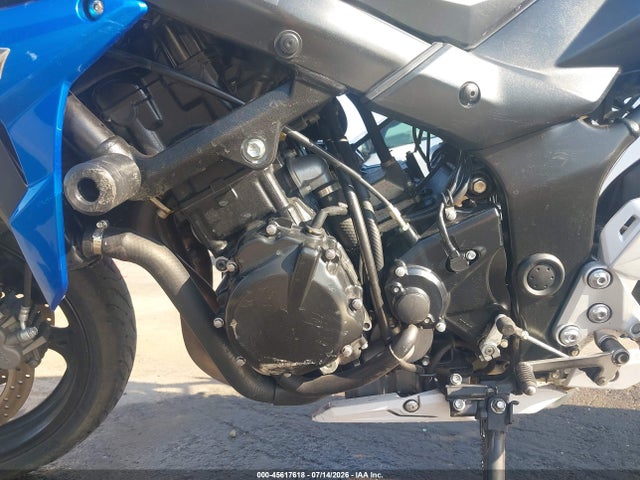 Suzuki GSX-S750 2015 JS1GR7NA0F2102016 Image 9