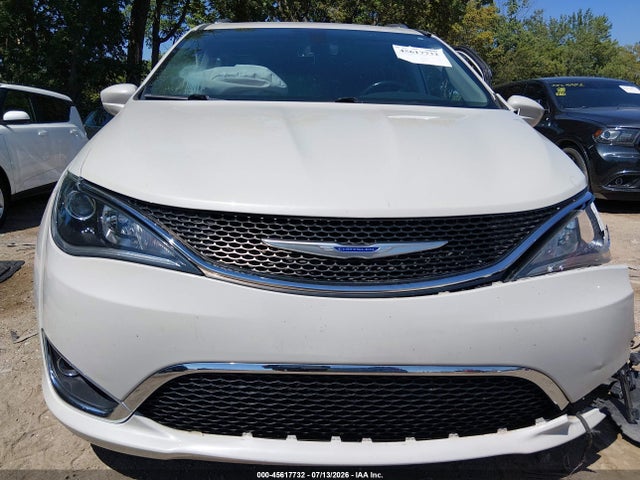 2020 Chrysler Pacifica Touring L Plus მანქანა იყიდება აუქციონზე, vin: 2C4RC1EG1LR282959, აუქციონის ნომერი: 45617732