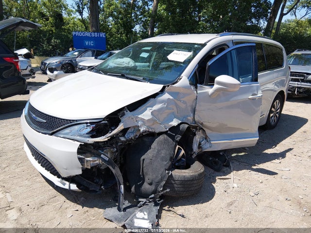 2020 Chrysler Pacifica Touring L Plus მანქანა იყიდება აუქციონზე, vin: 2C4RC1EG1LR282959, აუქციონის ნომერი: 45617732