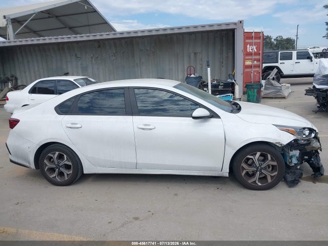 2021 Kia Forte Lxs მანქანა იყიდება აუქციონზე, vin: 3KPF24AD2ME403178, აუქციონის ნომერი: 45617741