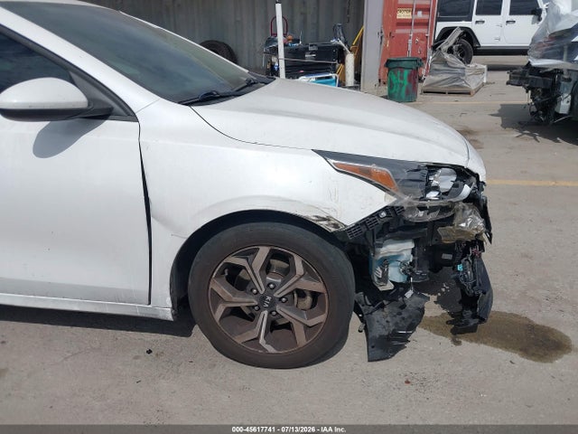 2021 Kia Forte Lxs მანქანა იყიდება აუქციონზე, vin: 3KPF24AD2ME403178, აუქციონის ნომერი: 45617741
