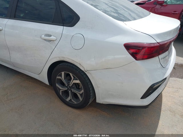 2021 Kia Forte Lxs მანქანა იყიდება აუქციონზე, vin: 3KPF24AD2ME403178, აუქციონის ნომერი: 45617741