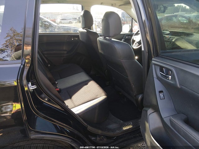 Subaru Forester 2.5i Premium 2018 JF2SJAEC0JH445910 Image 19